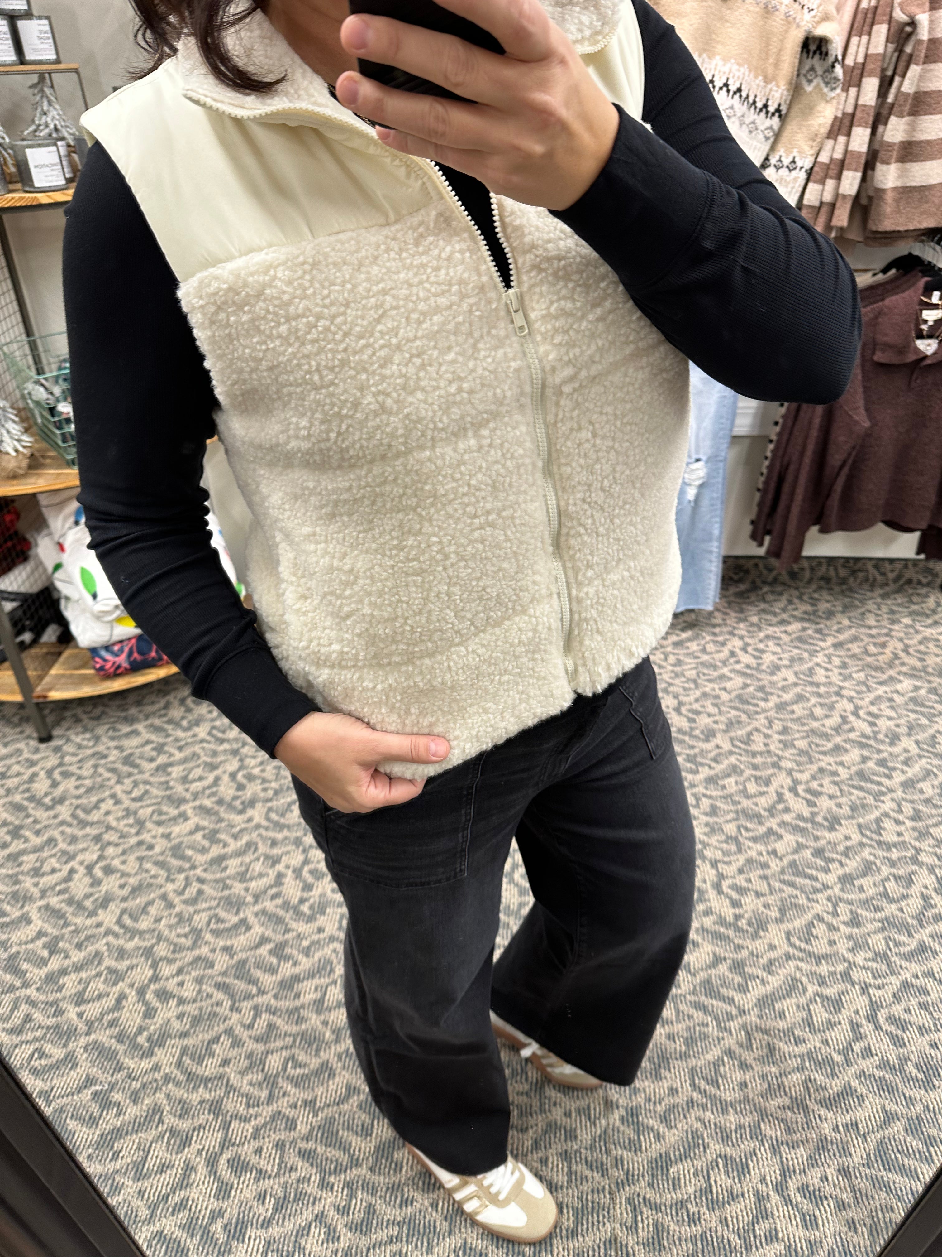 Ivory Polar Collar Vest Outerwear - Vest STACCATO