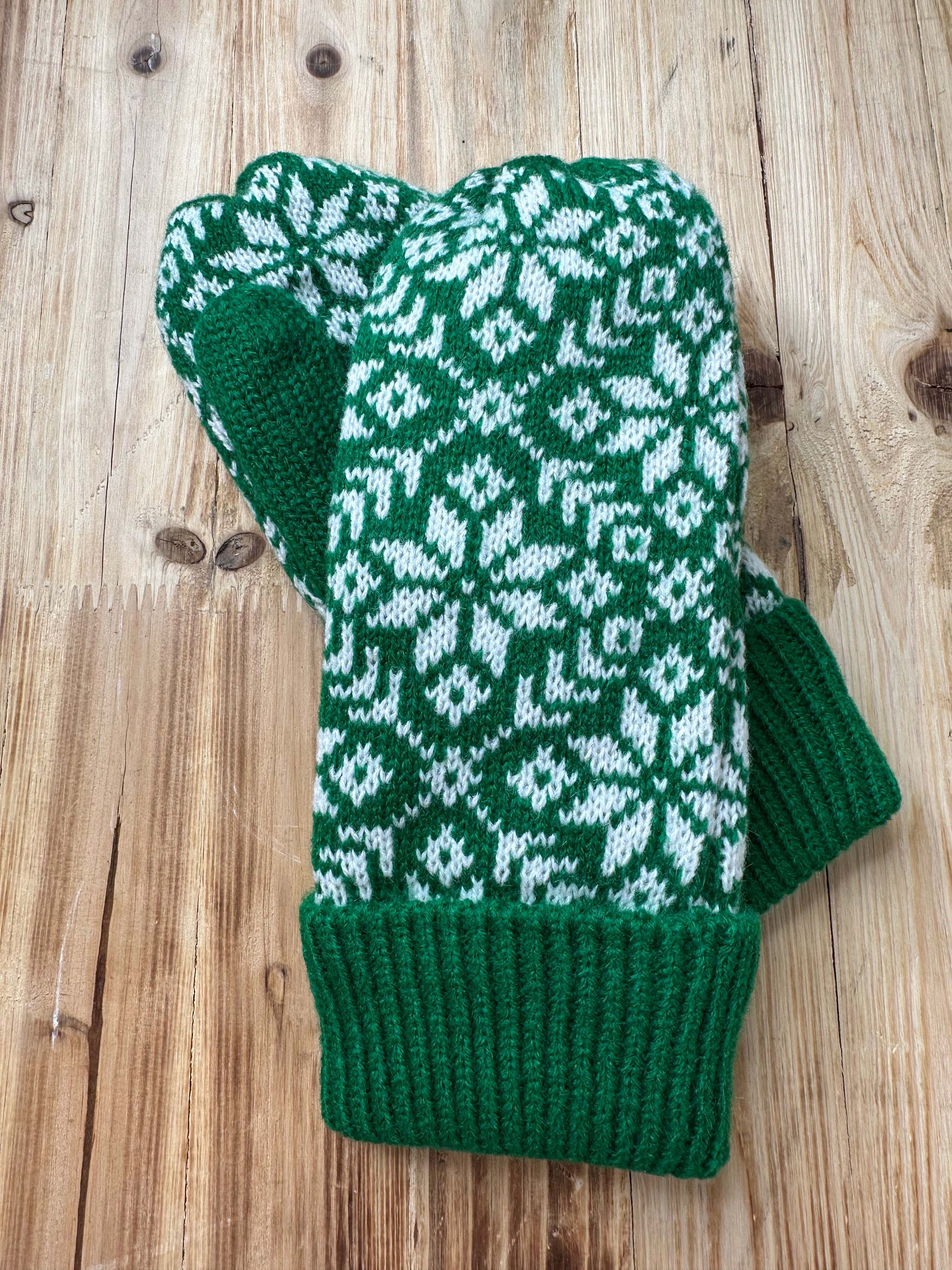 Green & White Snowflake Mittens Accessories - Hat PANACHE