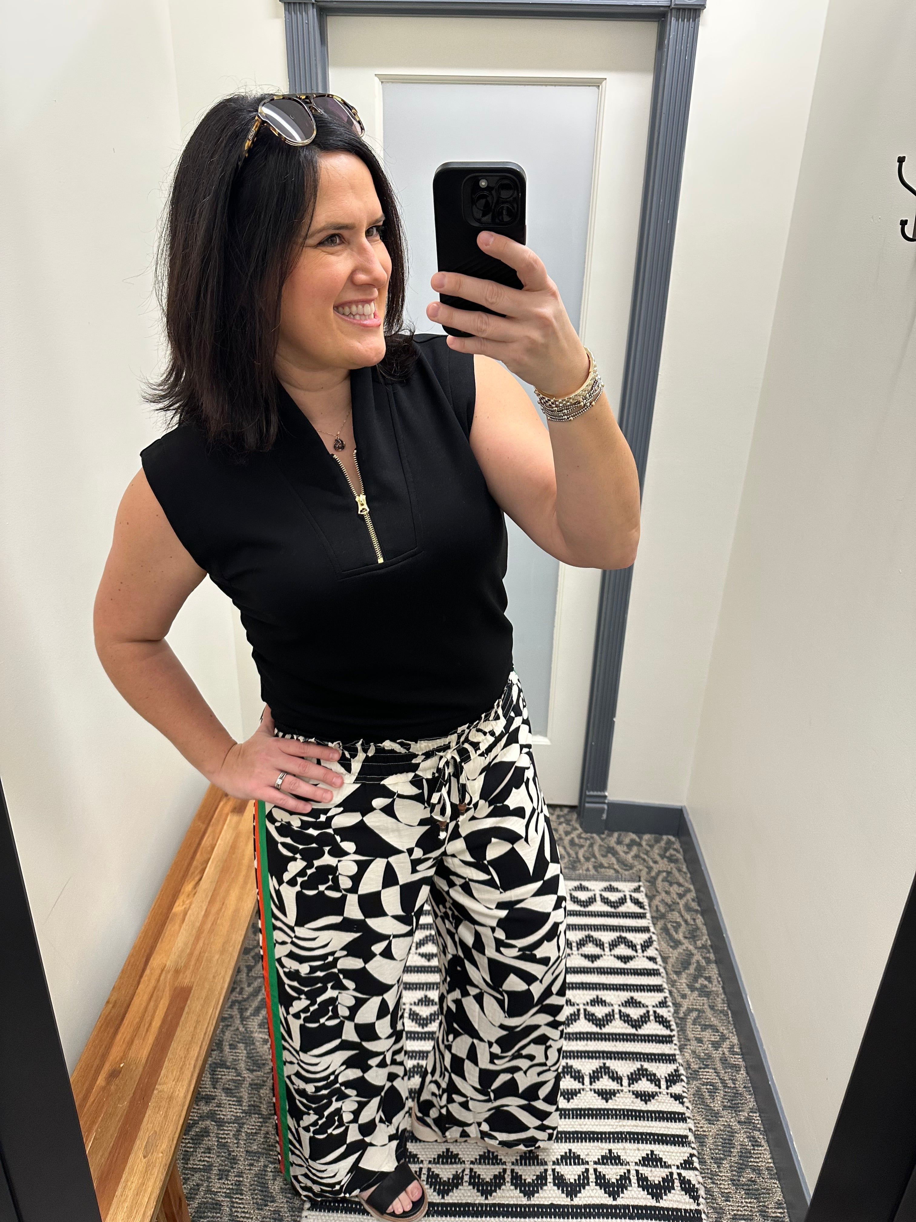 Black Pattern Detail Pant Bottoms - Pants THML