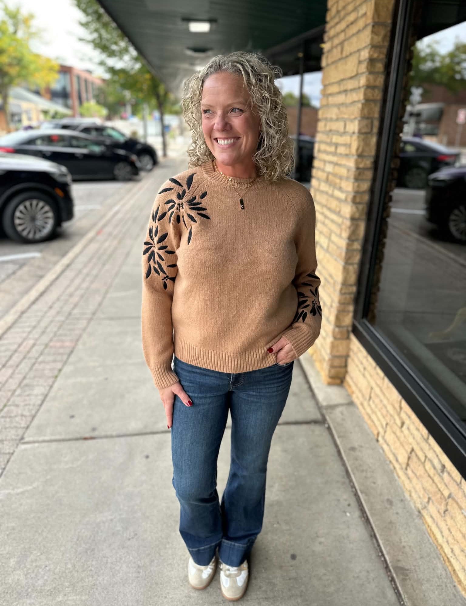 Camel Embroidery Sweater Top - Sweater STACCATO