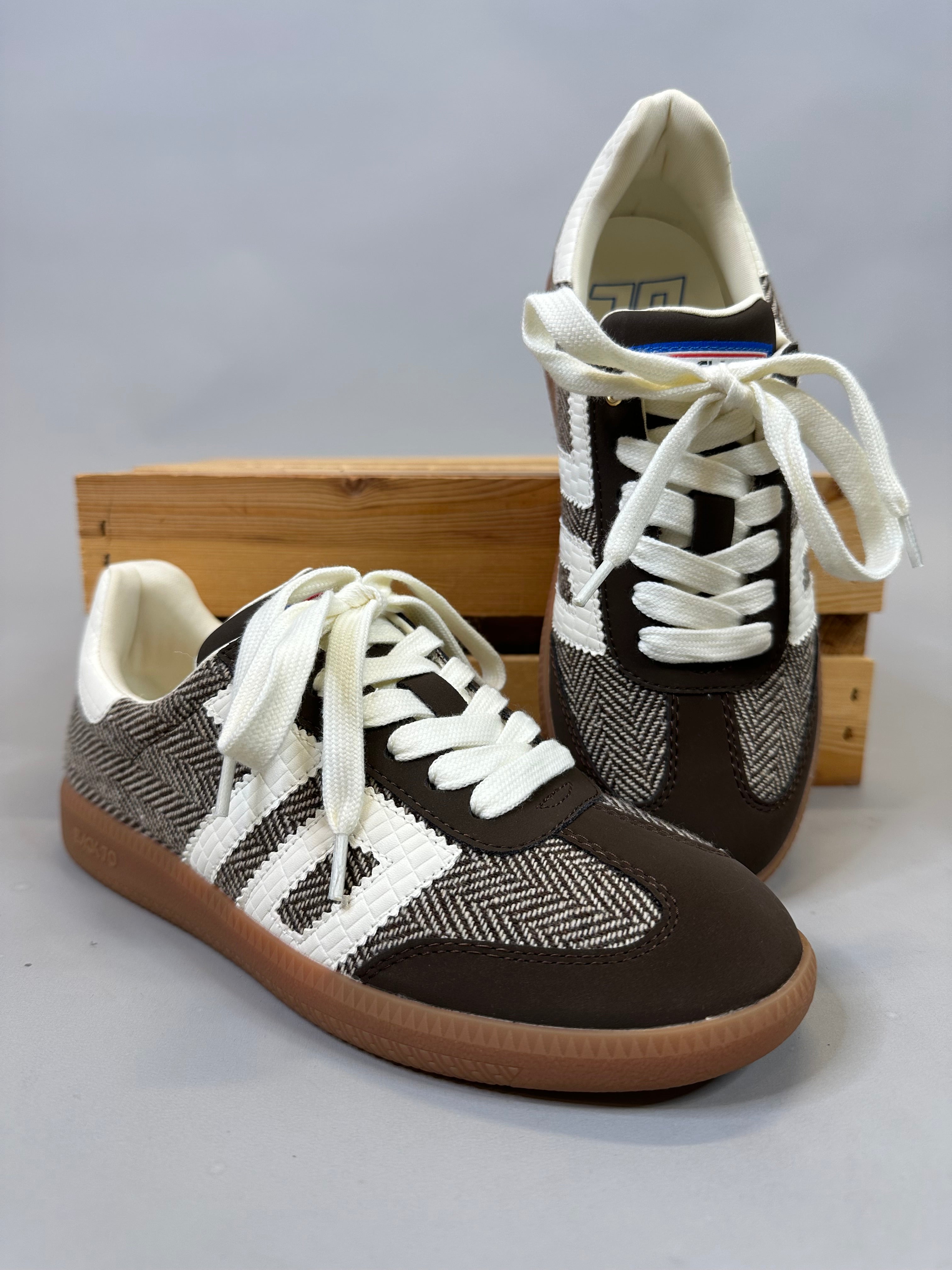 Cloud- Coffee Milk Sneaker Shoes - Sneaker Back 70