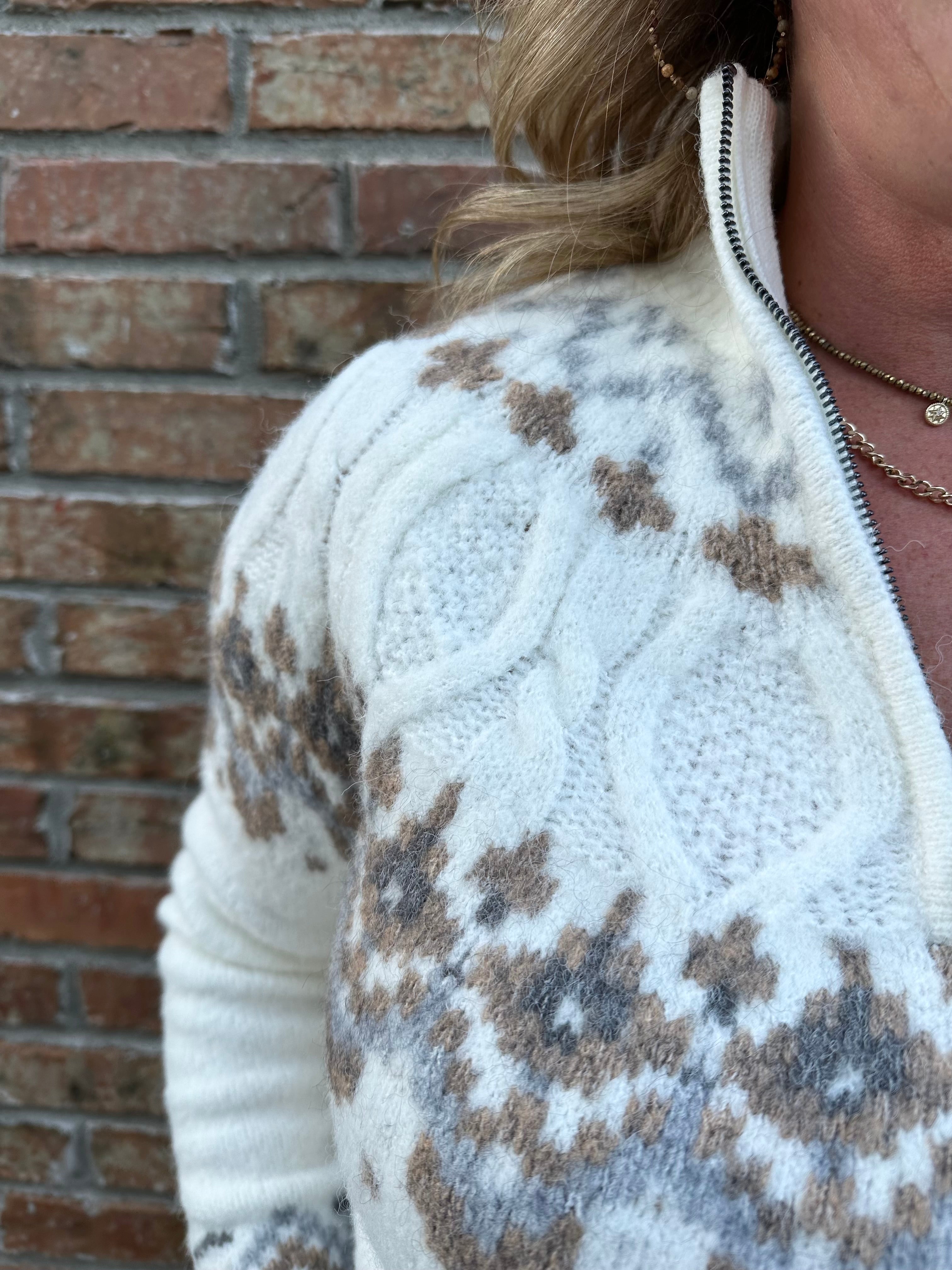 Aviendha Pullover Sweater Top - Sweater RD International