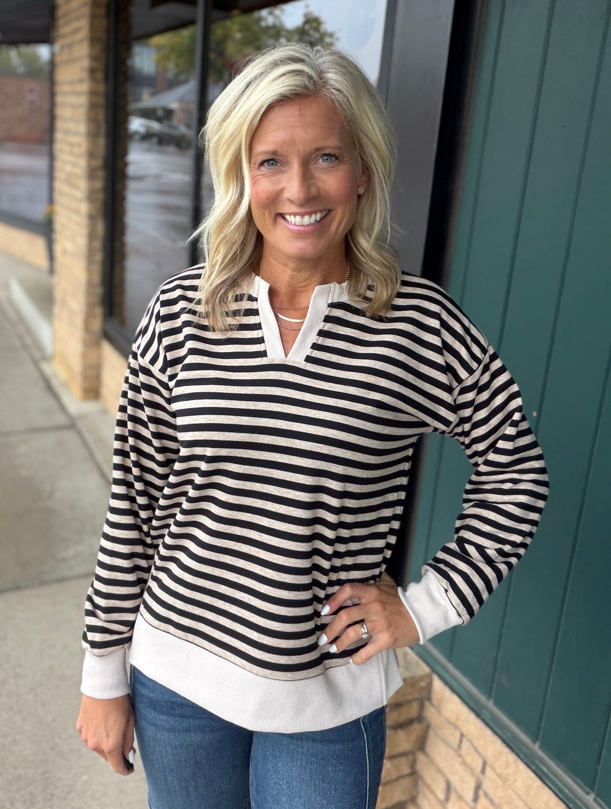Black Oatmeal Notch Neck LS Stripe Top Top - Sweatshirt STACCATO