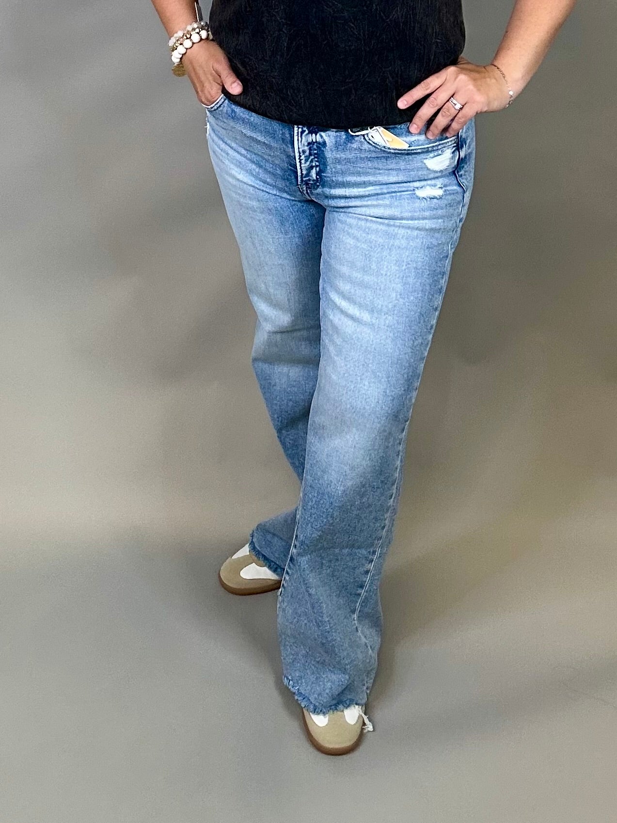 Mid Rise Wide Leg Jeans Bottoms - Pants RISEN