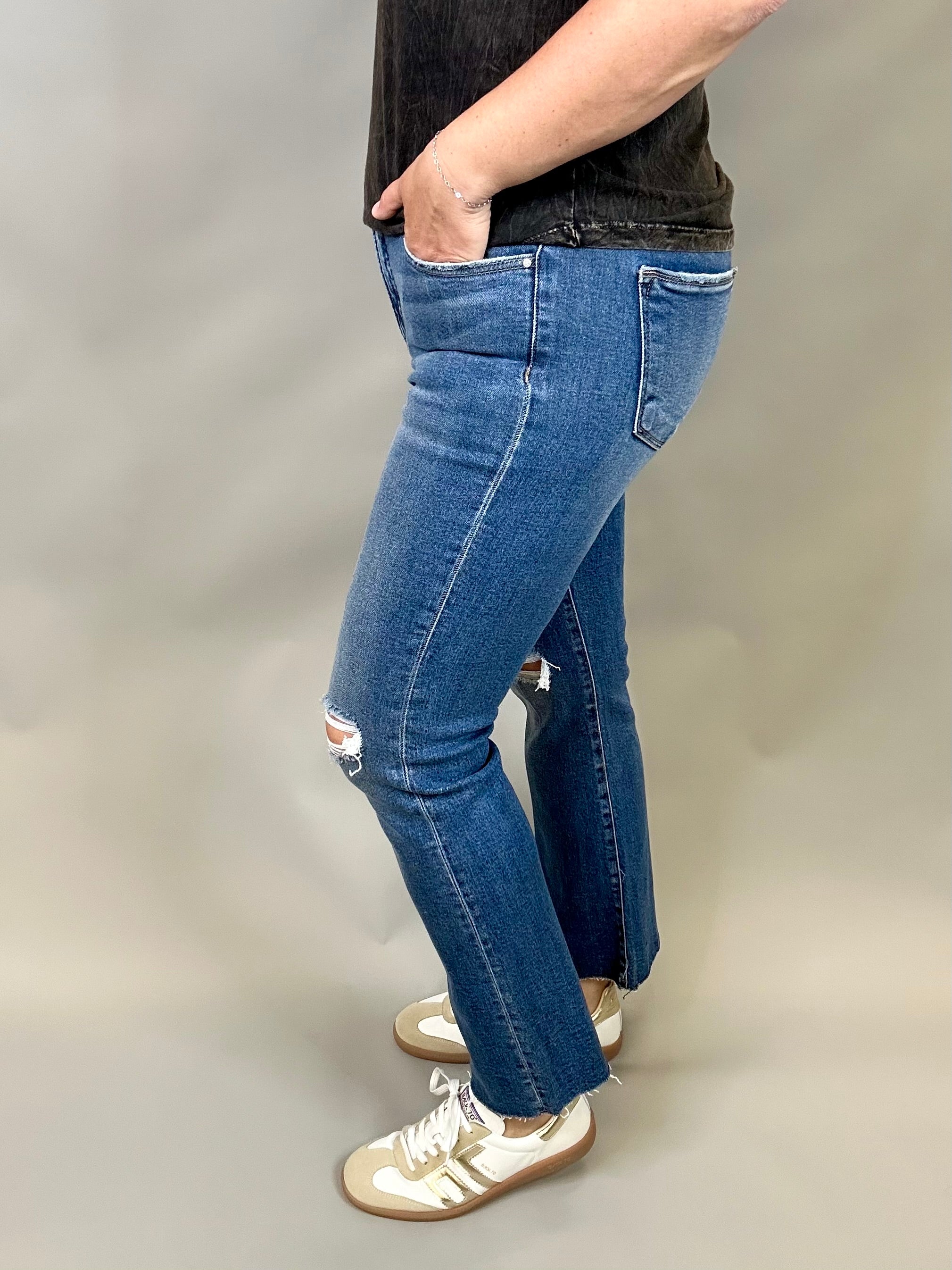 Dark Crop Straight Jeans Bottom- Pants RISEN