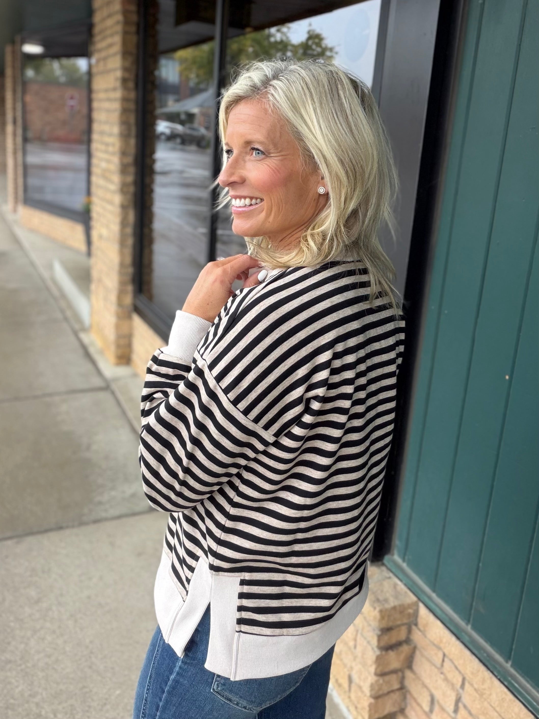 Black Oatmeal Notch Neck LS Stripe Top Top - Sweatshirt STACCATO