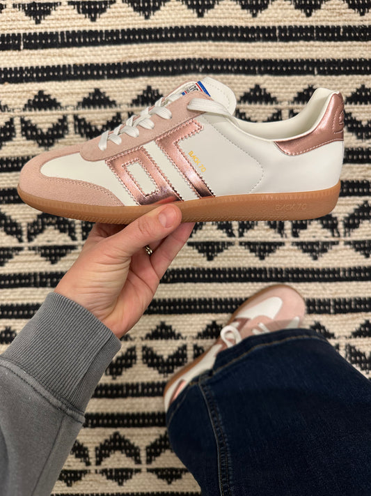 CLOUD Pink
Brand: Back 70
Retro Suede Leather Sneakers