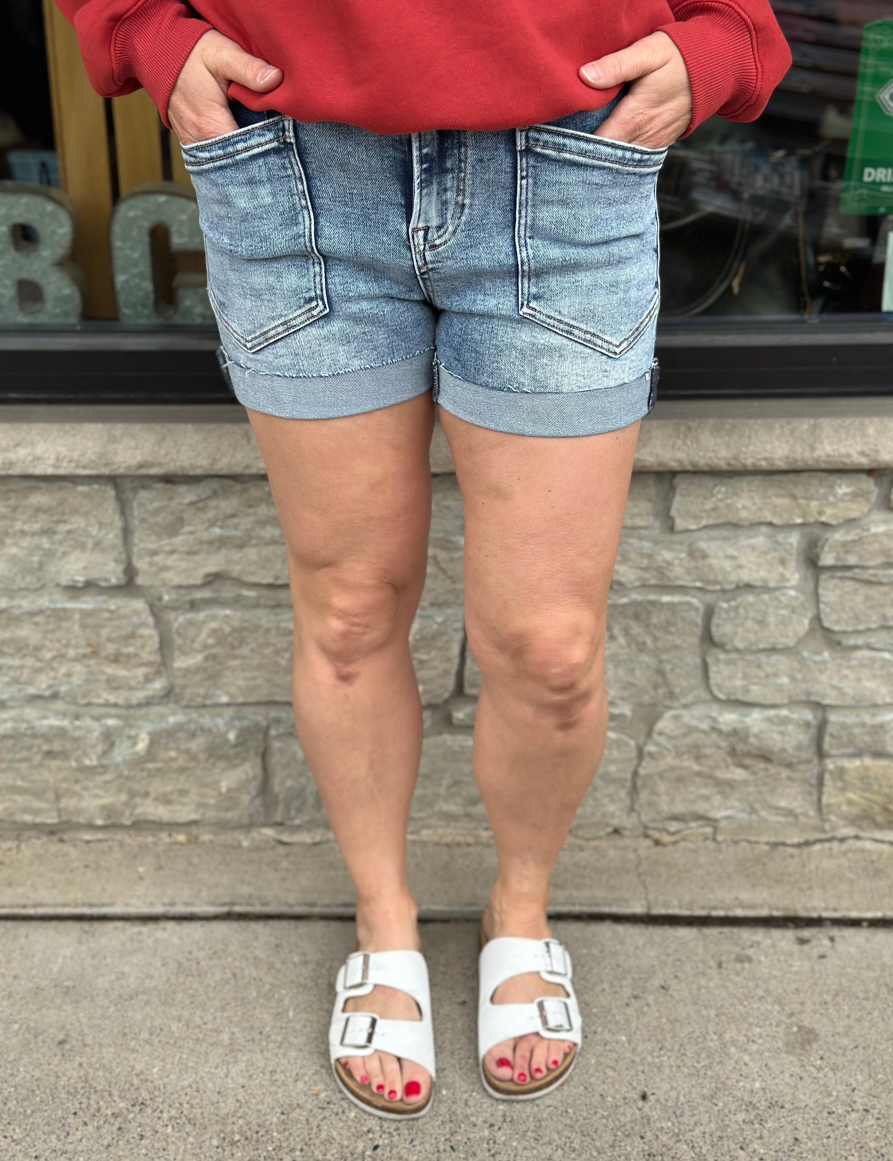 Slouchy Patch Pocket Shorts with Cuffed Hem Bottoms - Shorts RISEN
