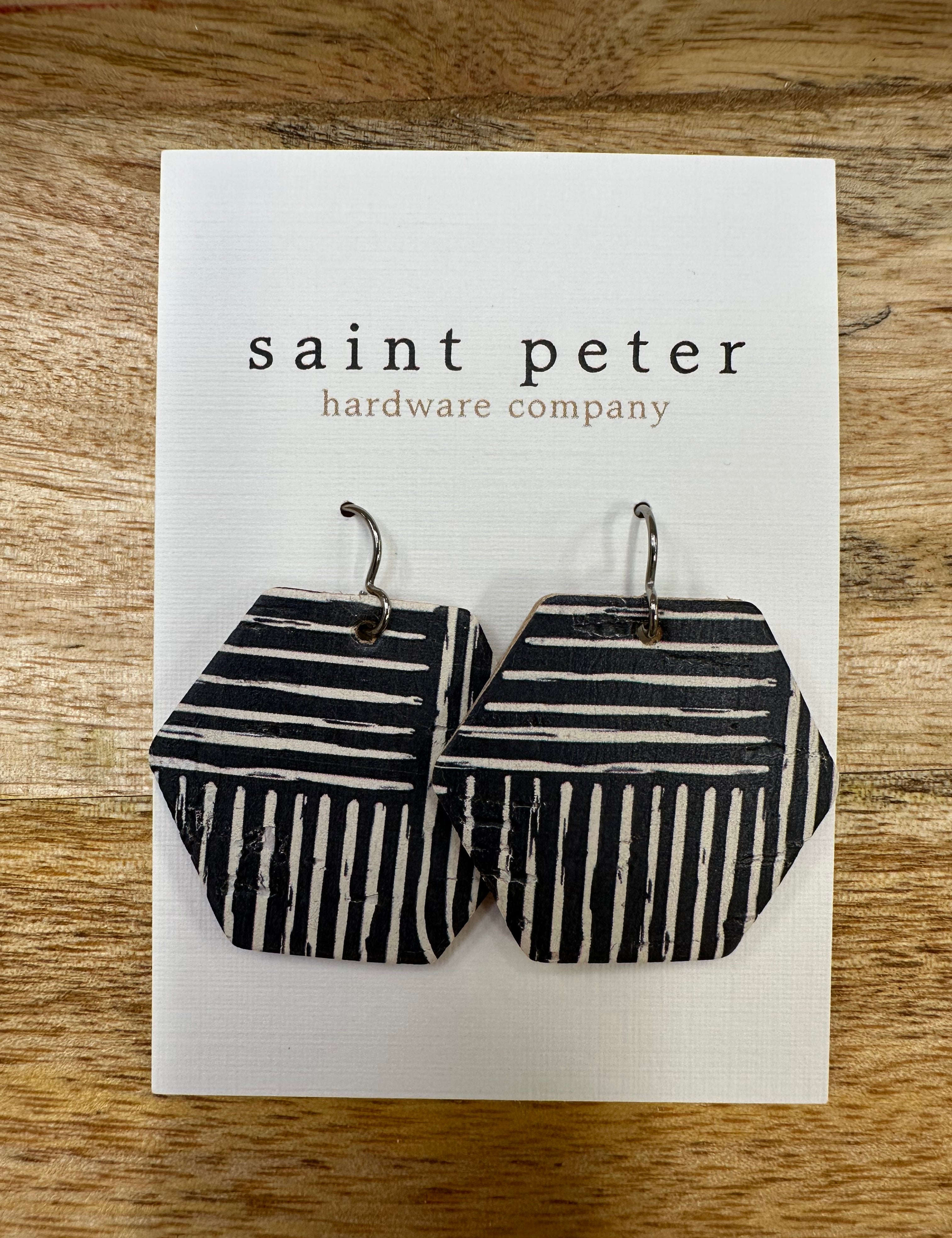 Closed Black Striped Hexagon Jewelry - Earrings St. Peter Hardware