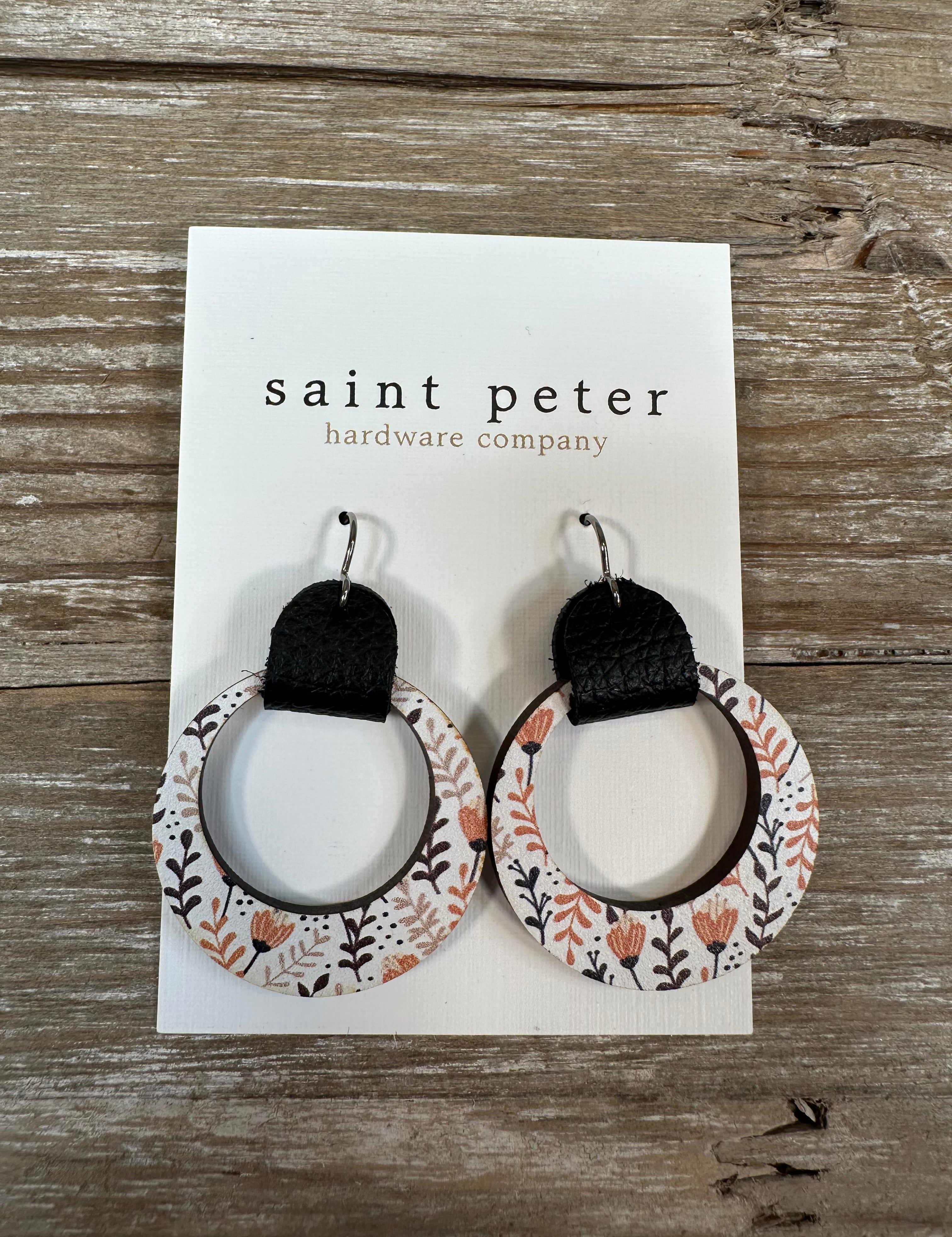 Floral Earrings with Black Tab Jewelry - Earrings St. Peter hardware