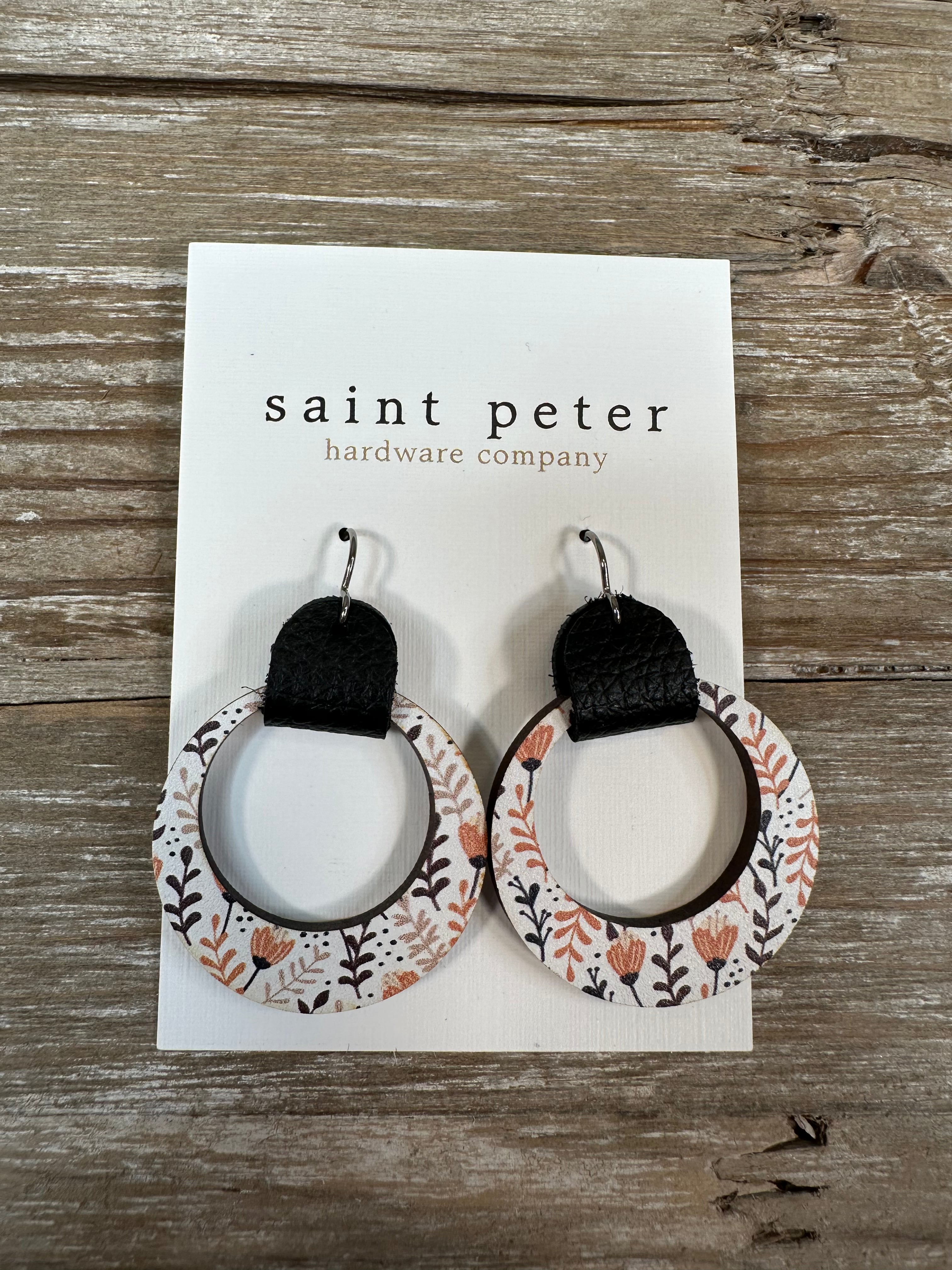 Floral Earrings with Black Tab Jewelry - Earrings St. Peter hardware