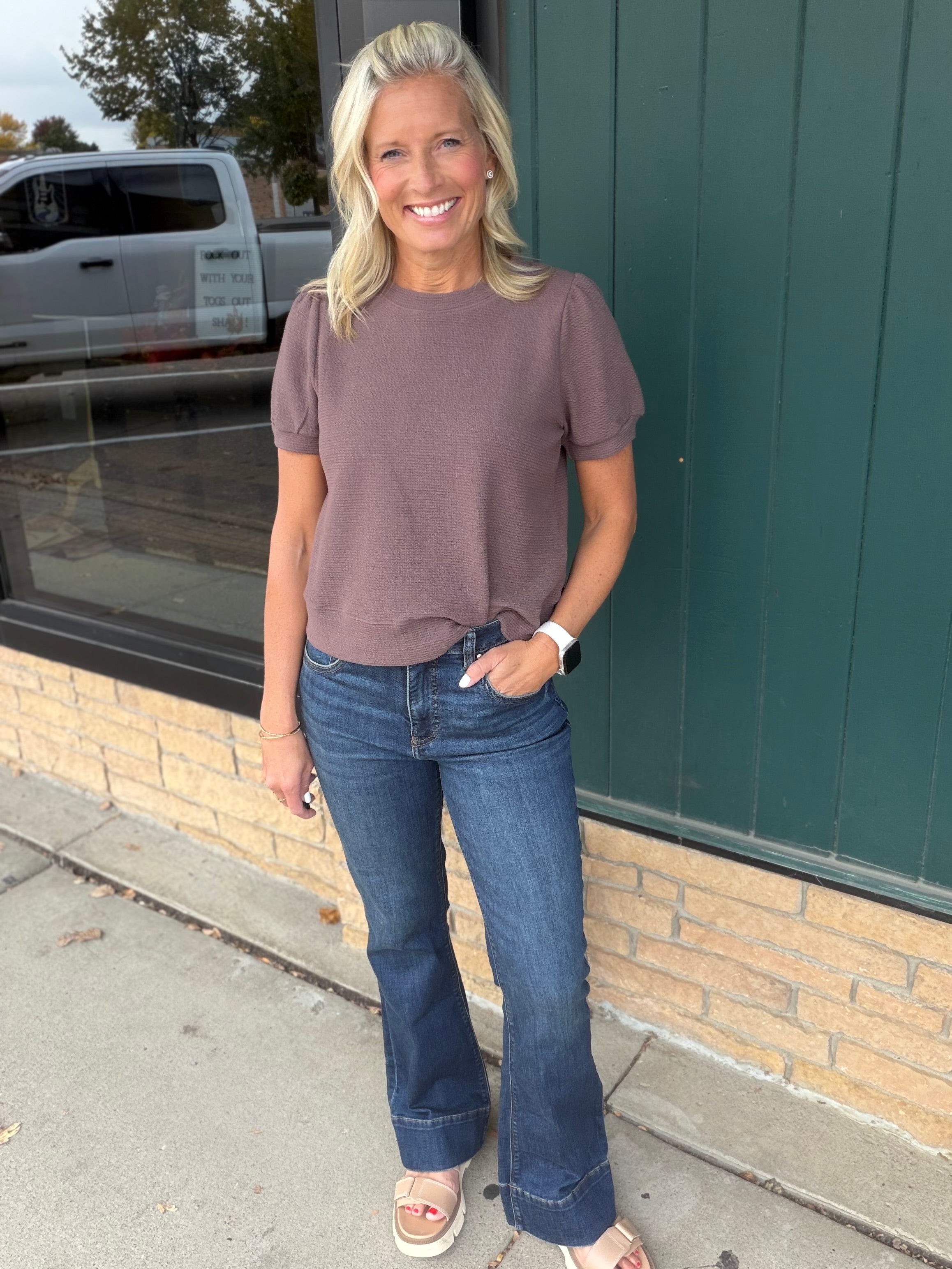 Brown Round Neck Cloud Knit Top Top - Tee TRES BIEN