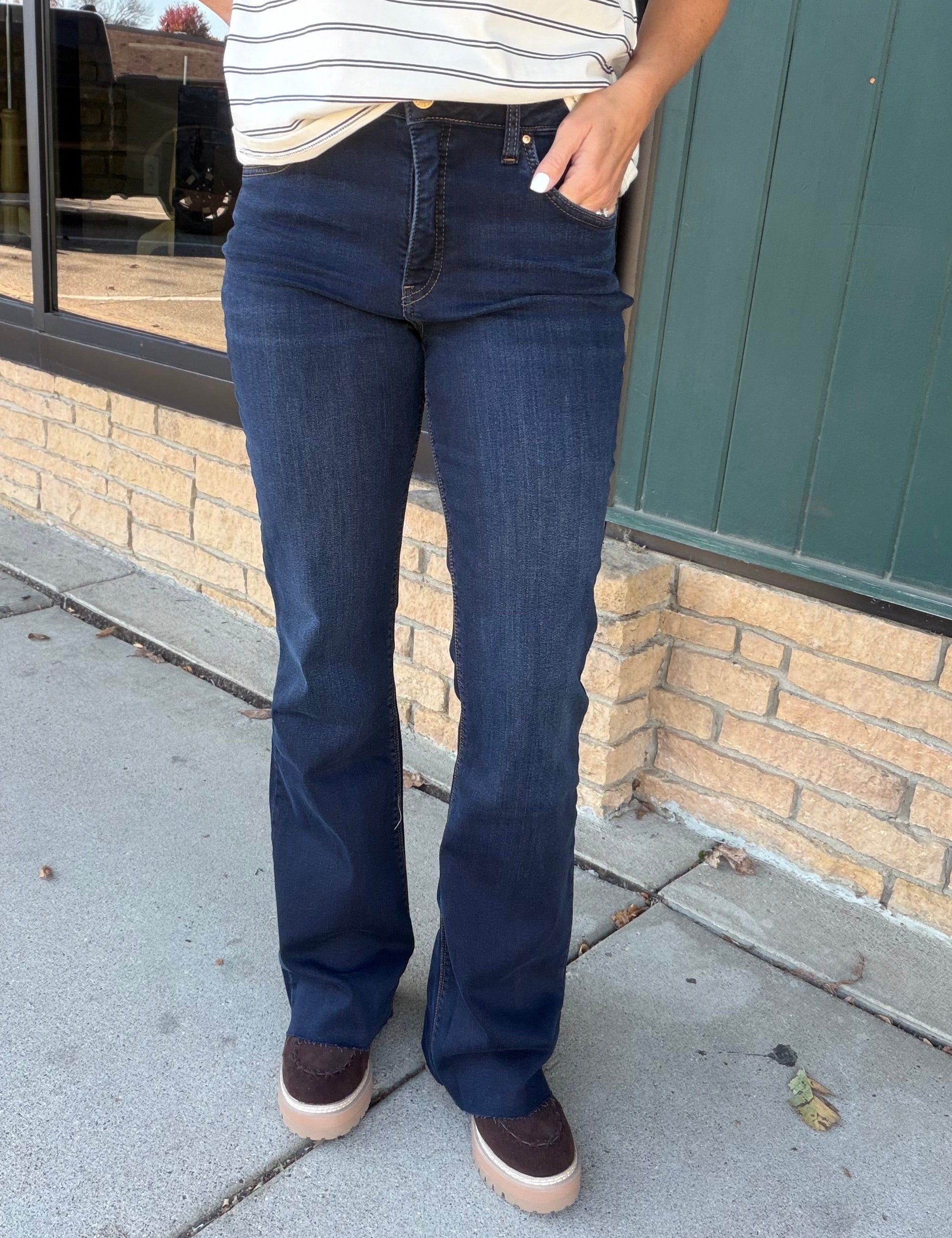 Ana High Rise Flare - Wave Wash Bottom- Jeans KUT FROM THE KLOTH