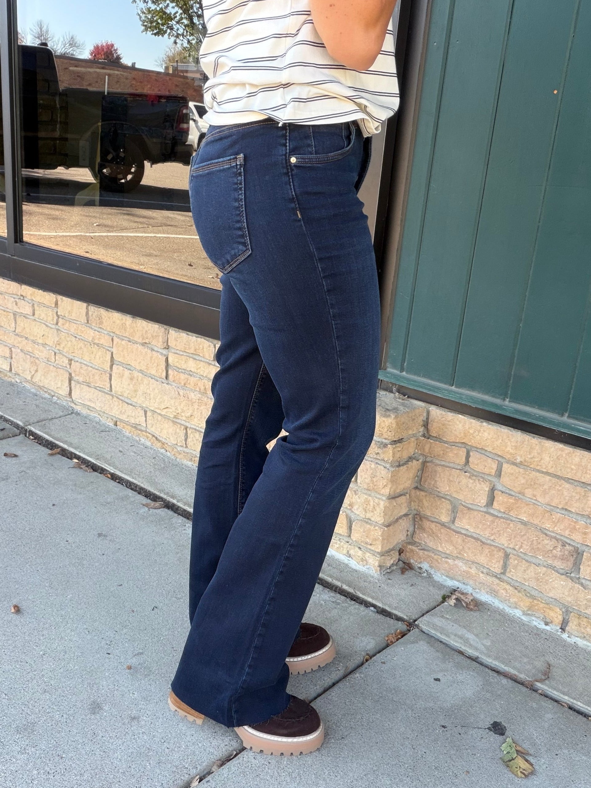 Ana High Rise Flare - Wave Wash Bottom- Jeans KUT FROM THE KLOTH