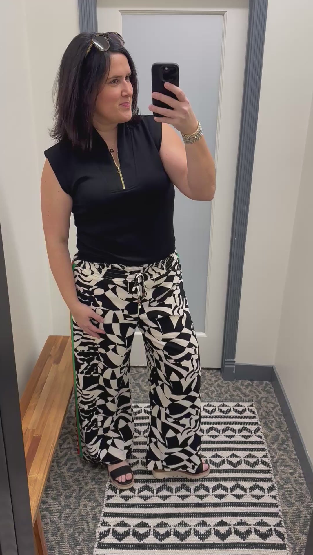 Black Pattern Detail Pant Bottoms - Pants THML