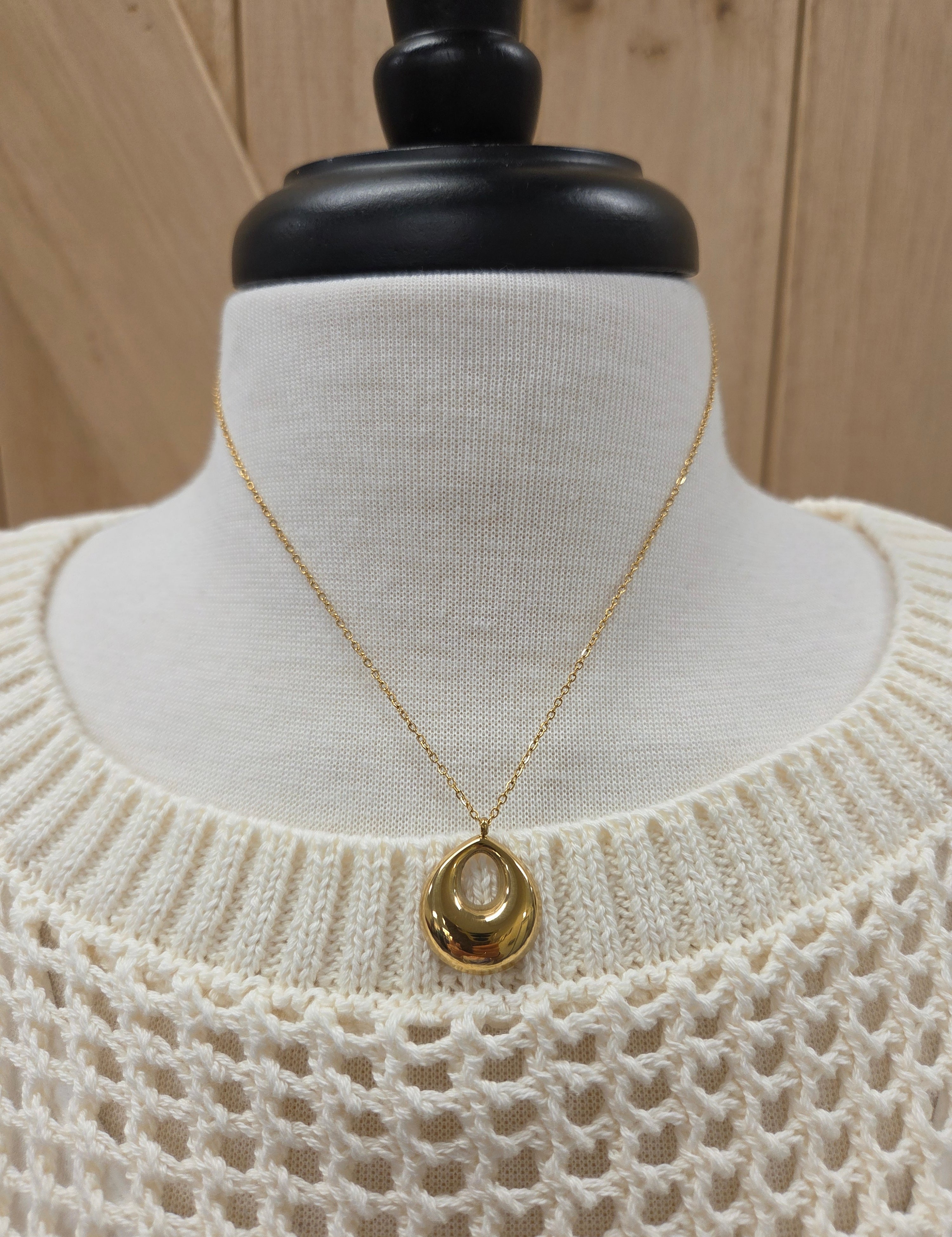 Luxe Gold Necklace w/ Bold Teardrop Pendant Jewelry- Necklace PANACHE
