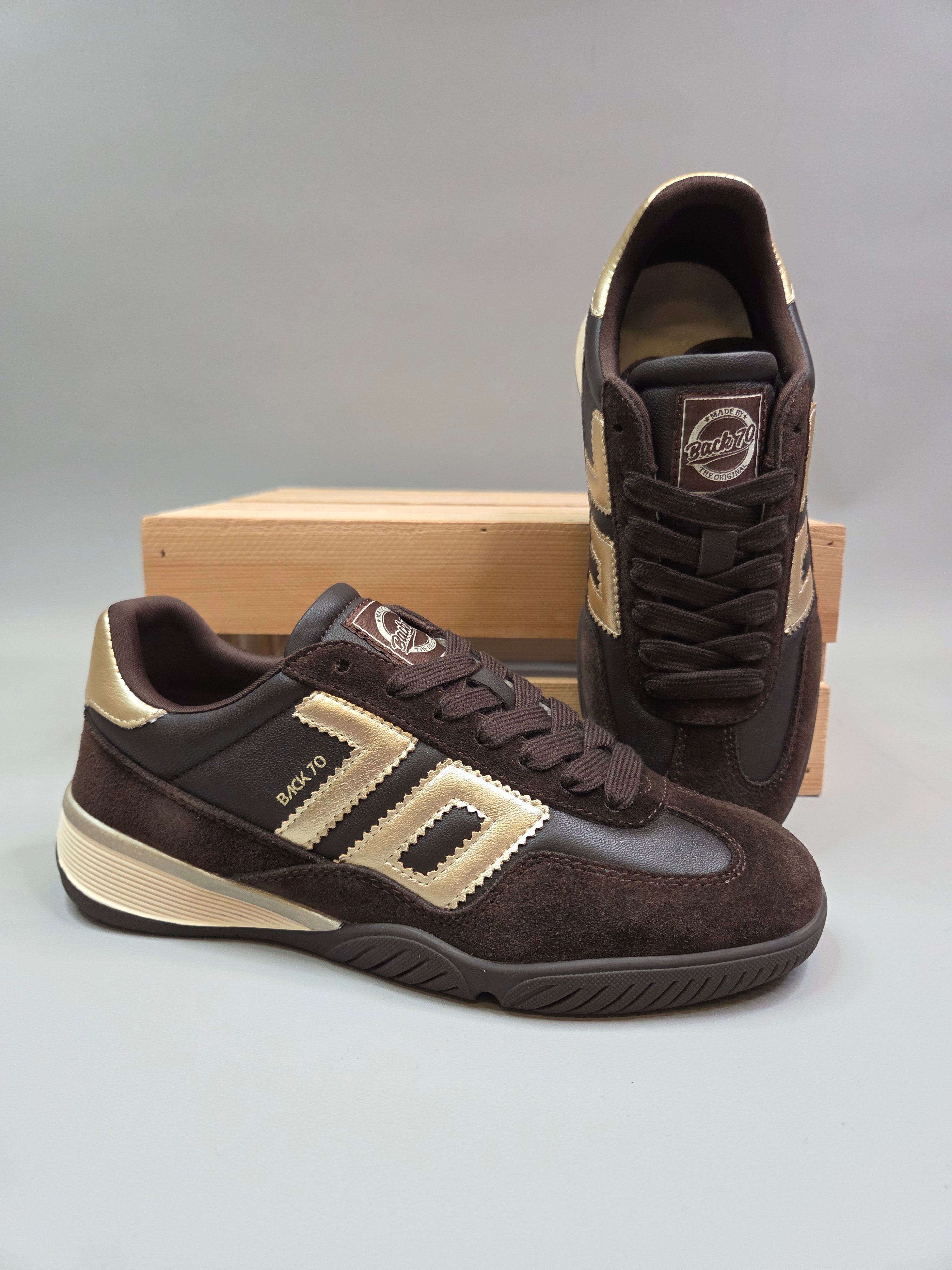 Back 70 Fireball Coffee Gold Sneaker