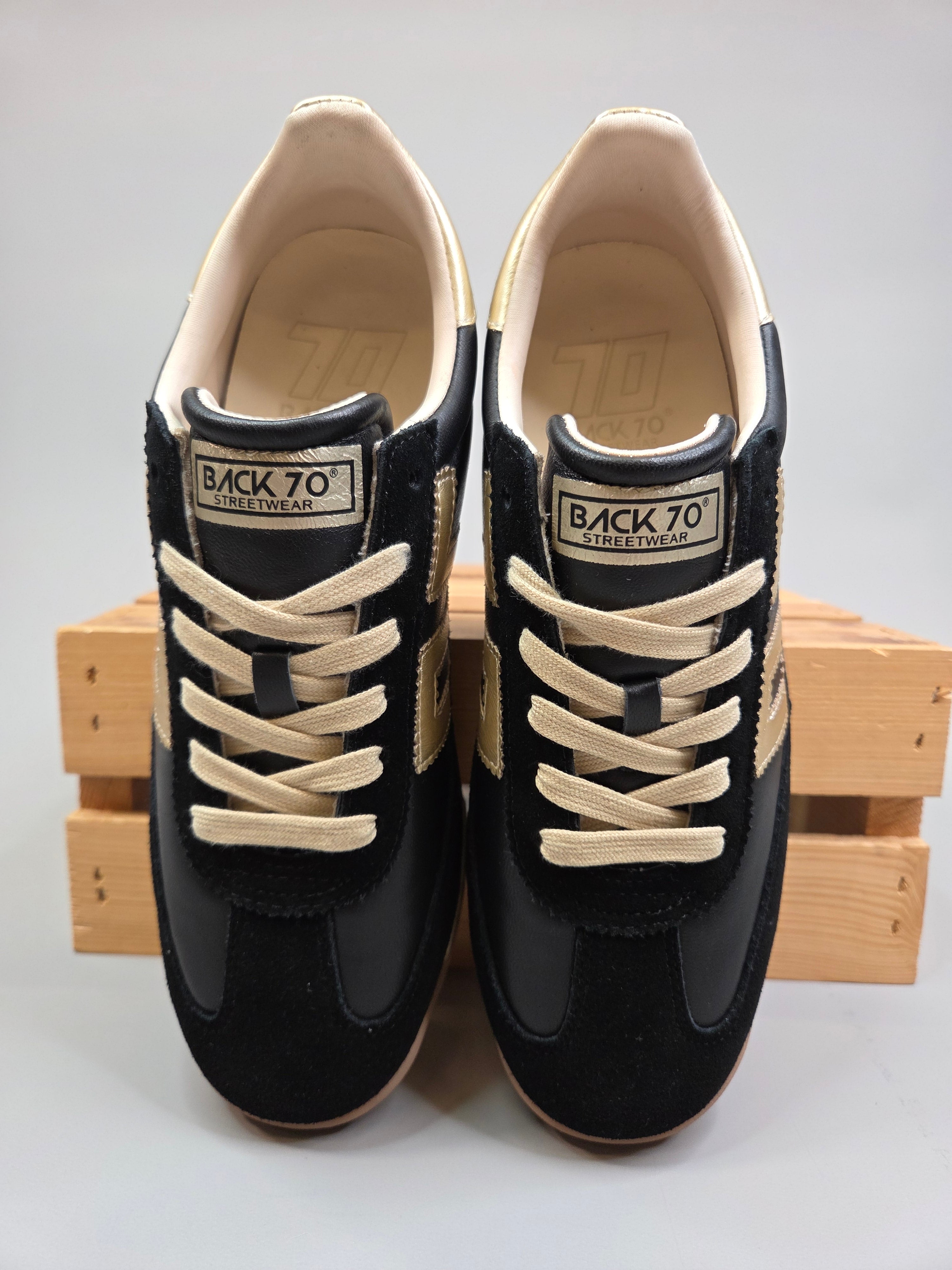 Jogger- Black Gold Sneaker Shoes - Sneaker Back 70