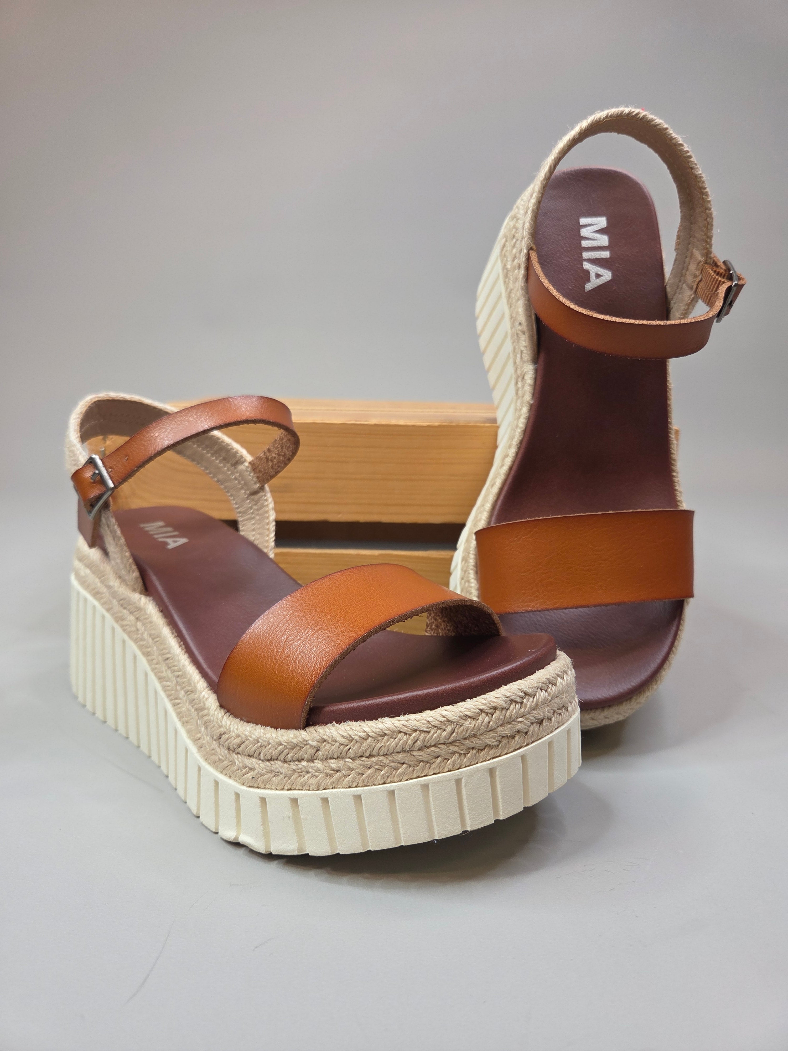 Tan Bronze Yanis Sandal