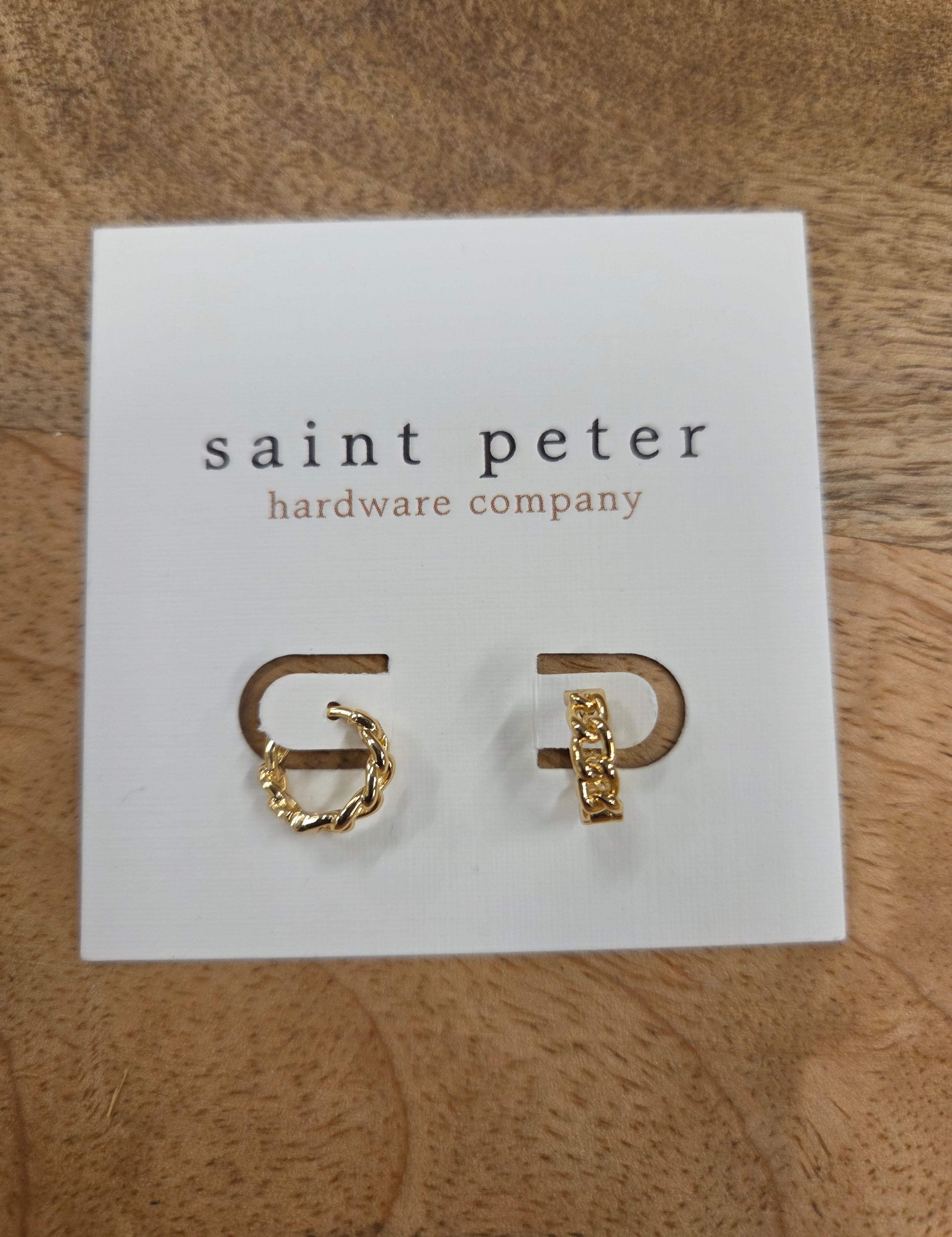 Chain Link Gold Huggies Jewelry - Earrings St. Peter Hardware