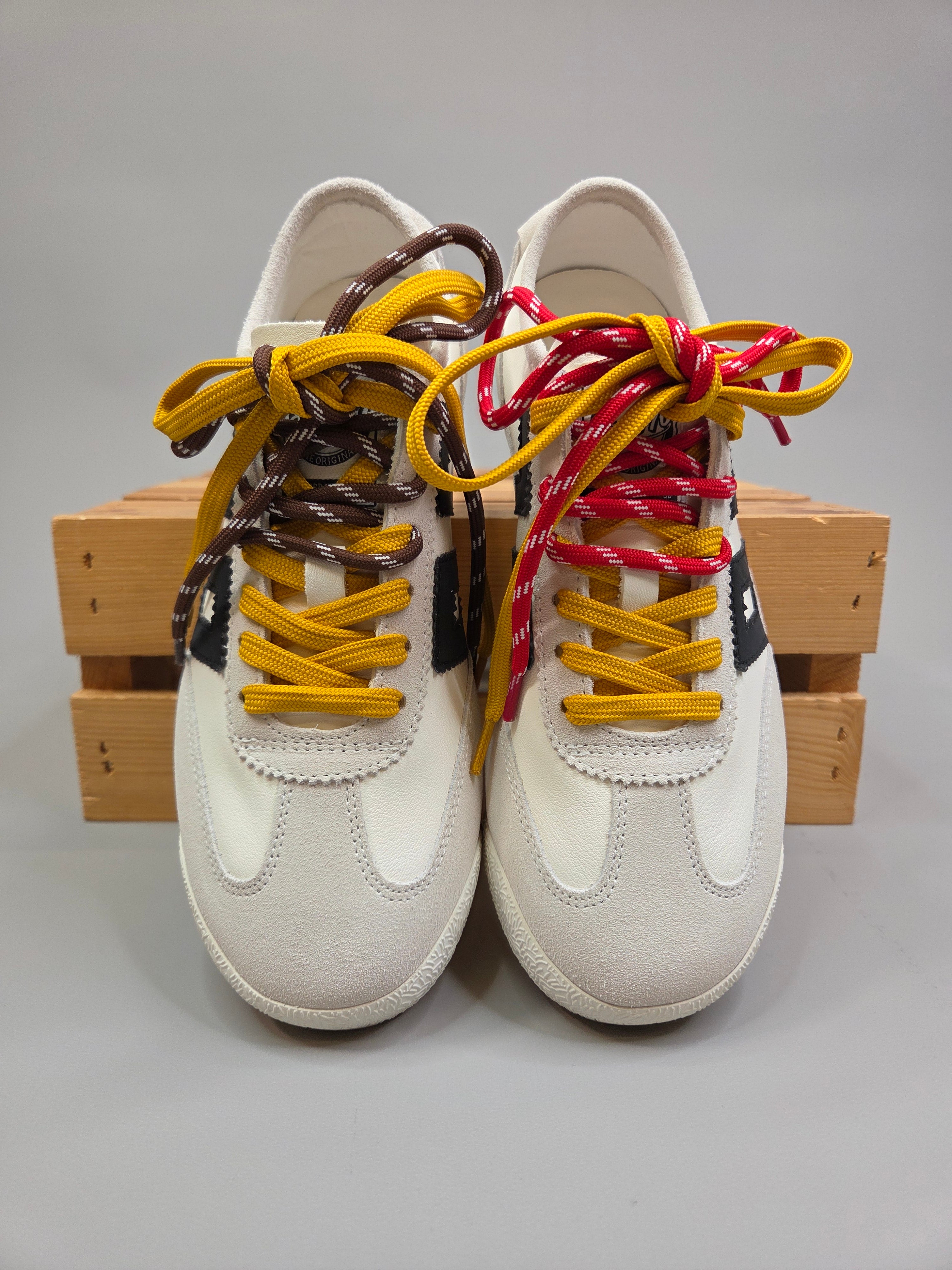 LEON- White & Black Sneaker Shoes - Sneaker Back 70