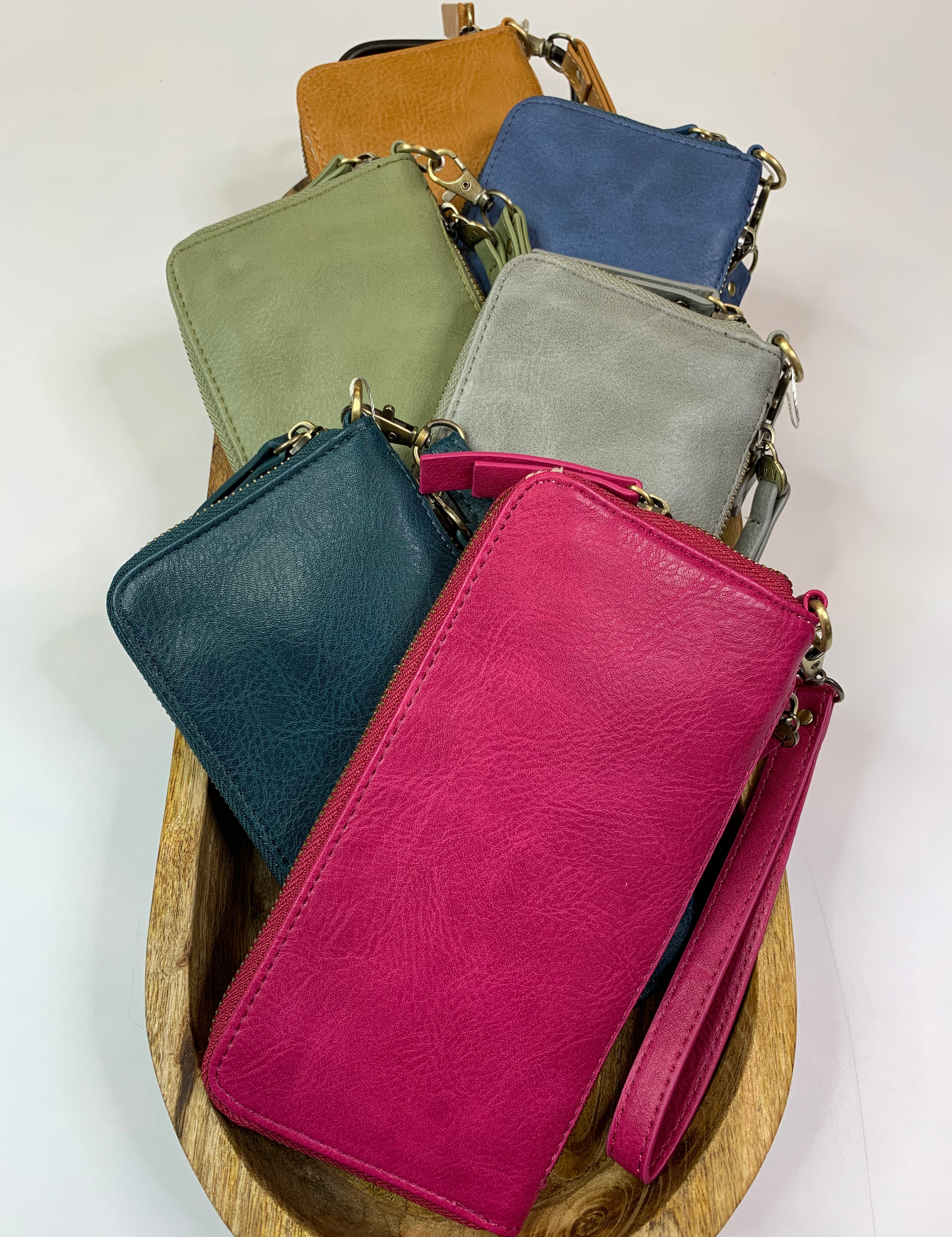 CHLOE ZIP AROUND Bags- Wallets & Wristlets JOY SUSAN
